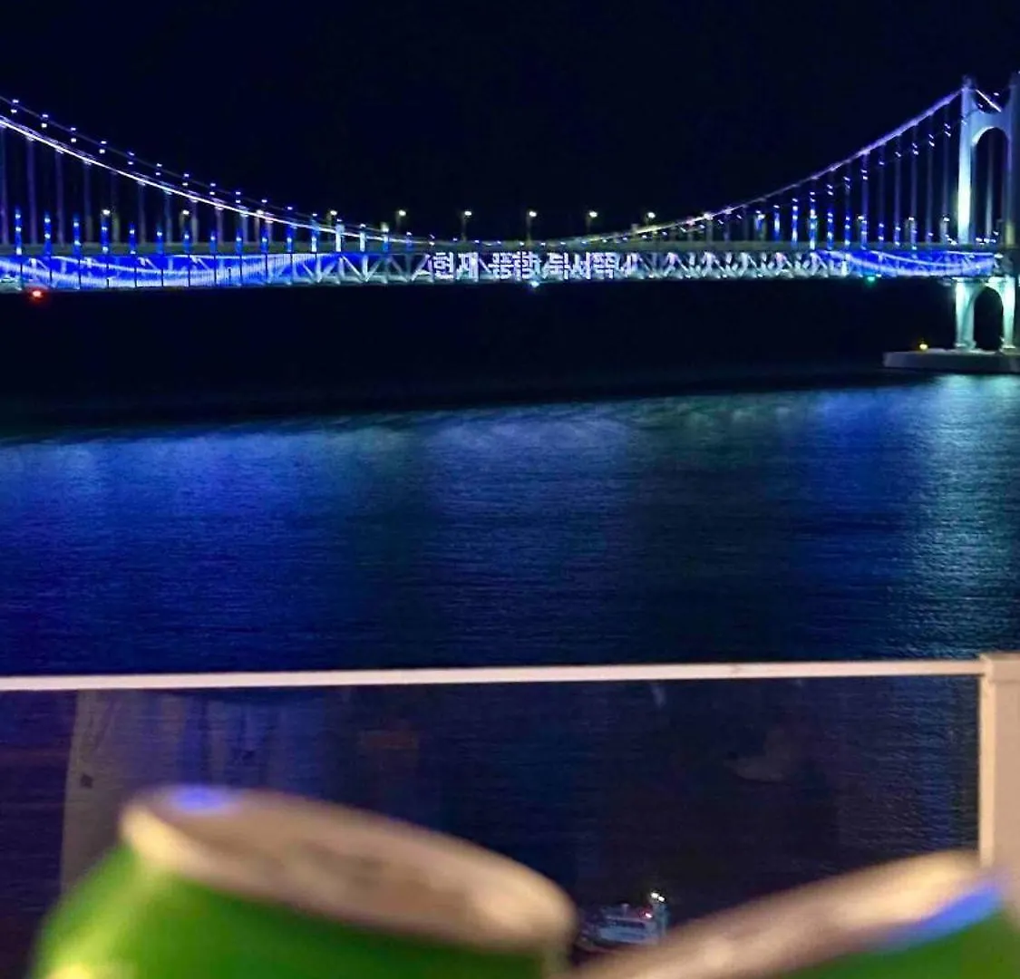 Harmony Gwangan Bridge Front View Appartement Busan Zuid-Korea
