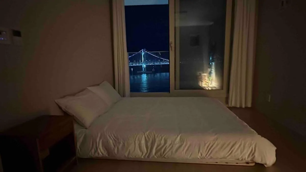 Harmony Gwangan Bridge Front View Apartment Busan 0*,